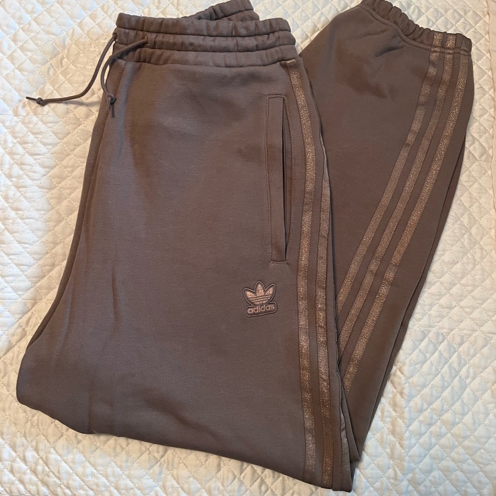 Adidas sweatpants